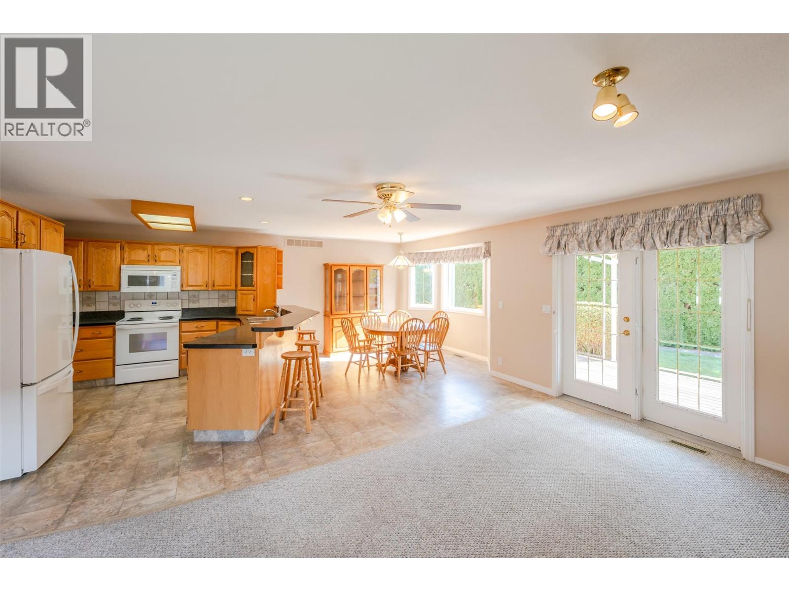 5001 Weldon Avenue, Summerland