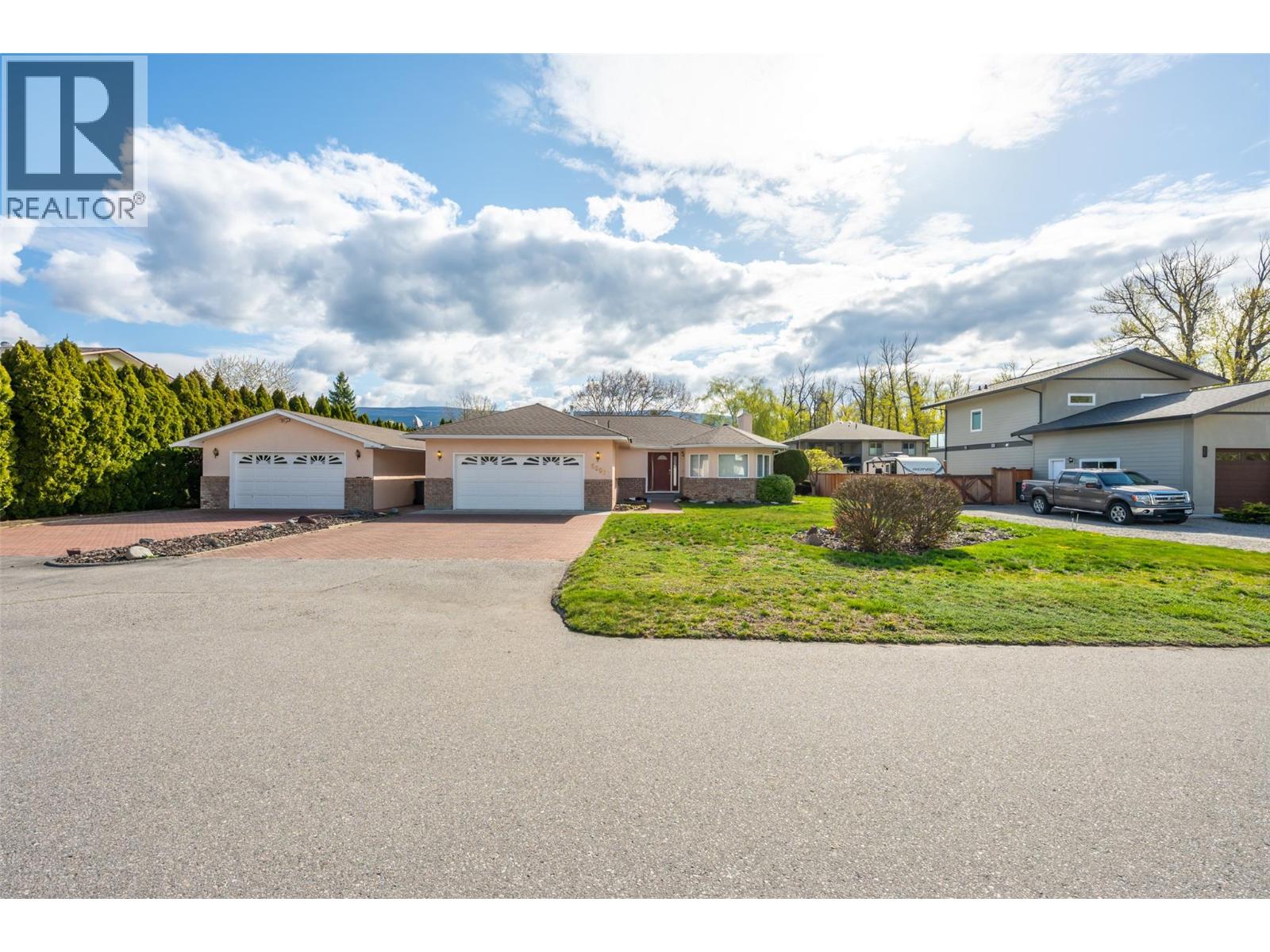 5001 Weldon Avenue, Summerland