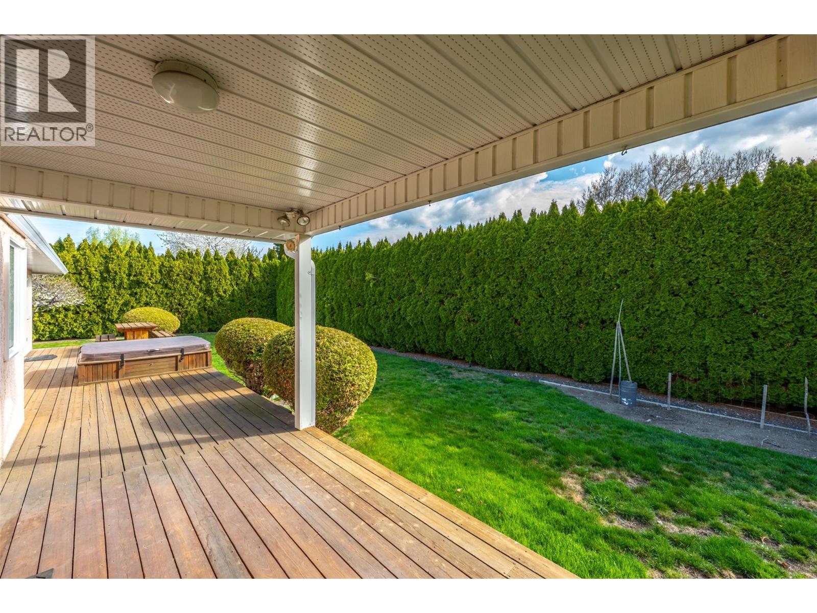 5001 Weldon Avenue, Summerland