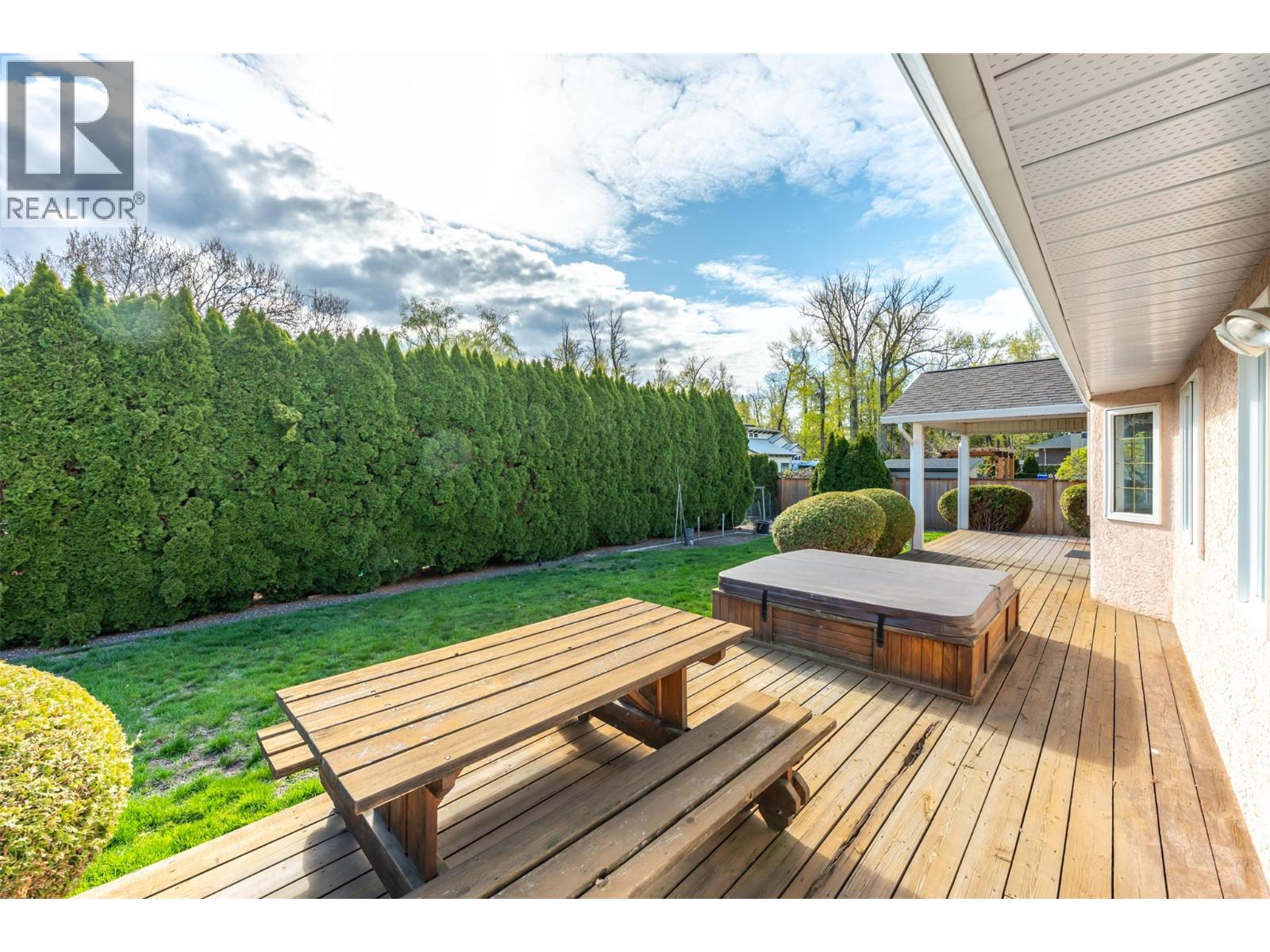 5001 Weldon Avenue, Summerland