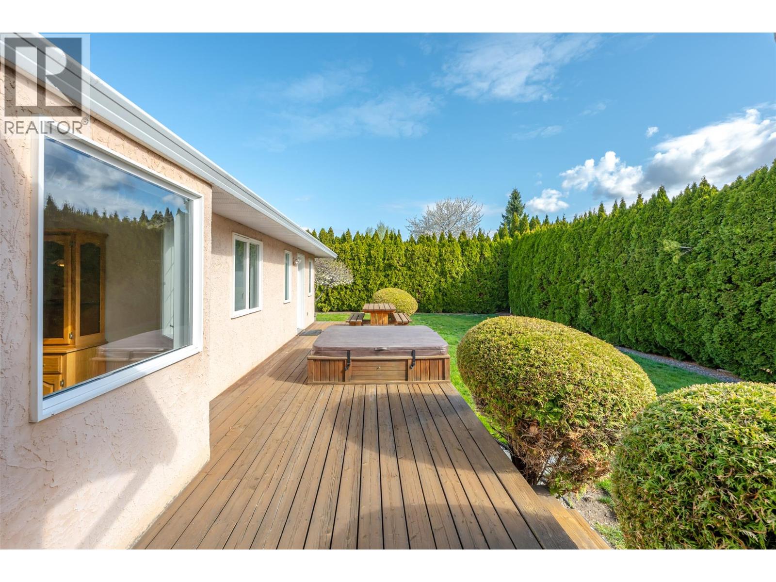 5001 Weldon Avenue, Summerland