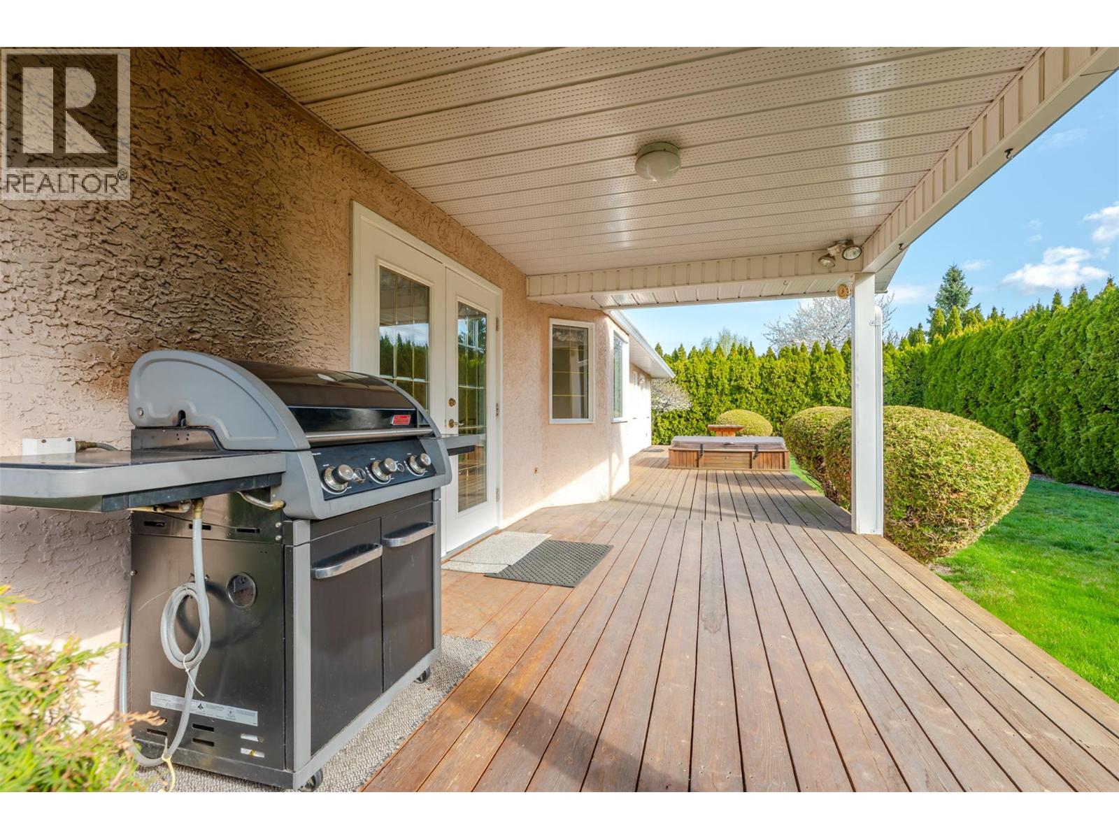 5001 Weldon Avenue, Summerland