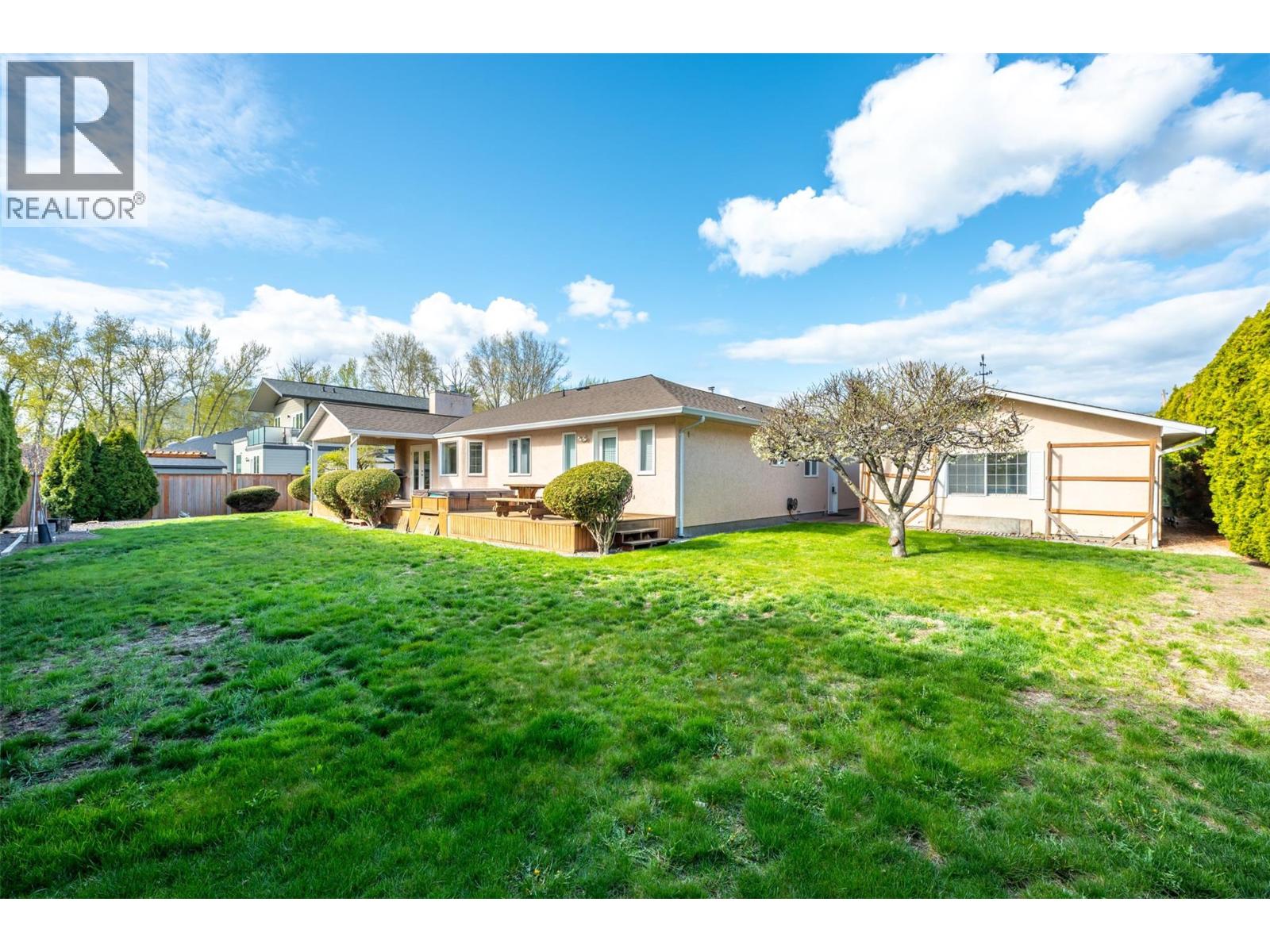 5001 Weldon Avenue, Summerland