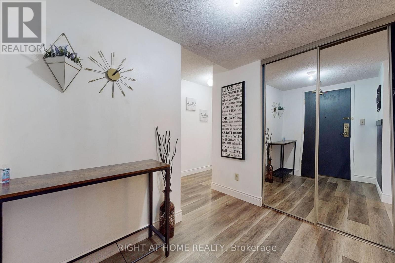 403 - 688 PRESTON PARKWAY — photo 21