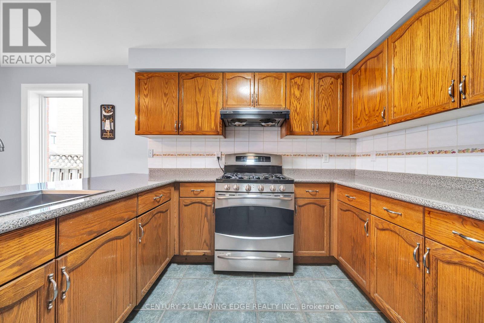 146 ROXBURY STREET - 17