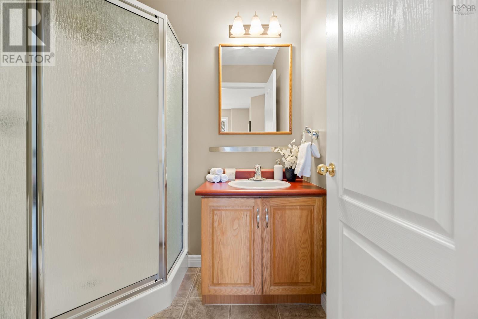 Property 27 of 48 of 3752 Memorial Drive