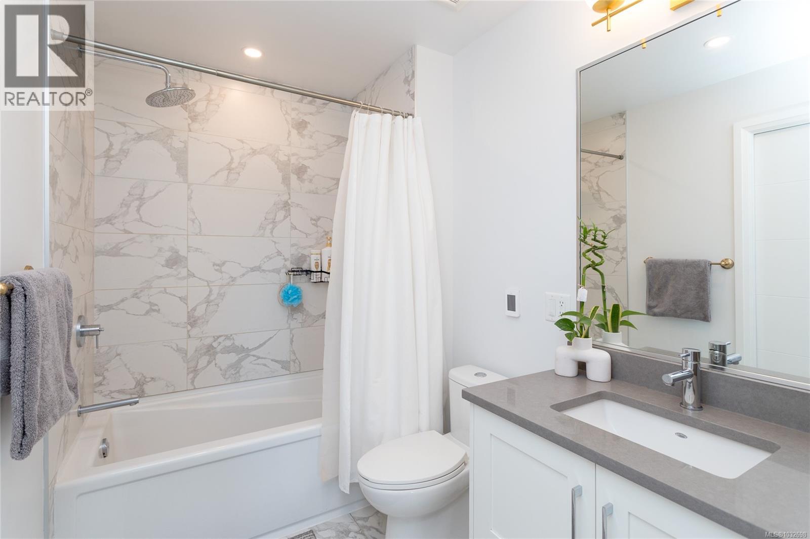 #105 745 Travino Lane - 14