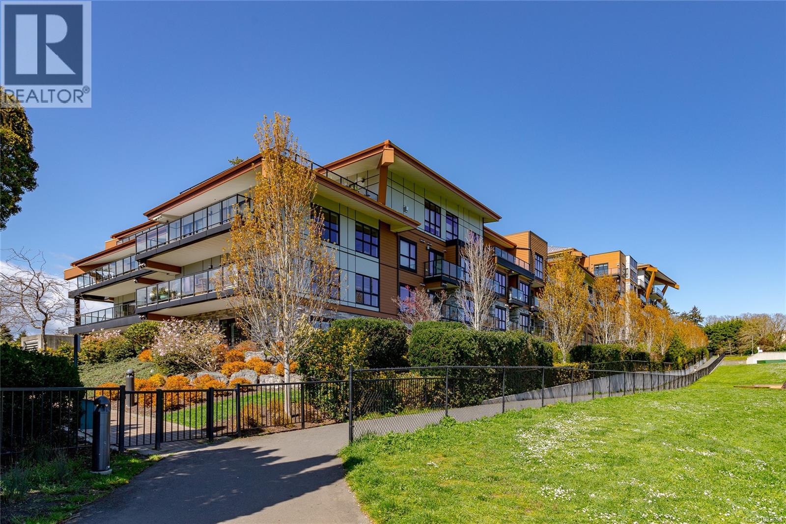 #105 745 Travino Lane - 25