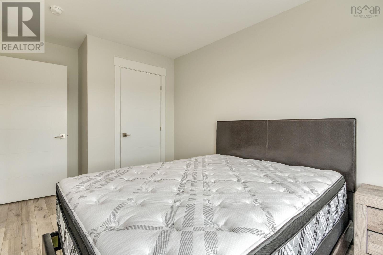 Property 33 of 47 of 61 Flatrock Crescent