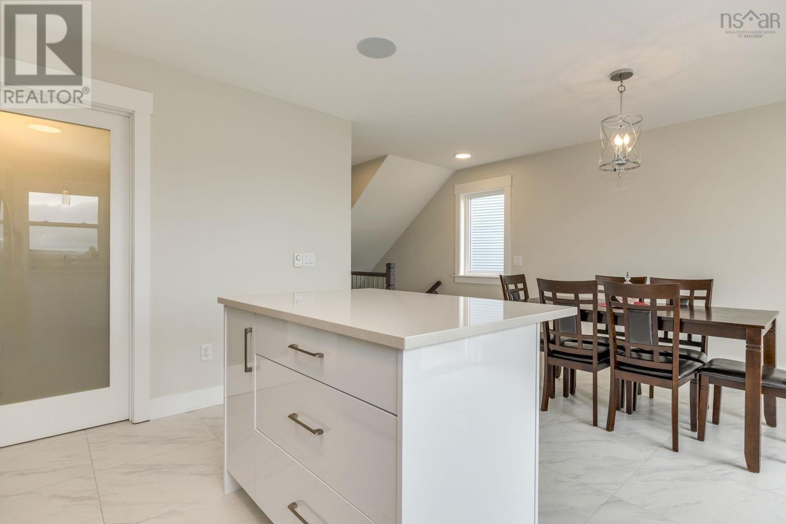 Property 16 of 47 of 61 Flatrock Crescent