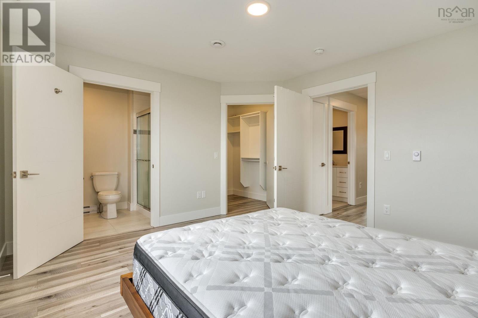 Property 26 of 47 of 61 Flatrock Crescent