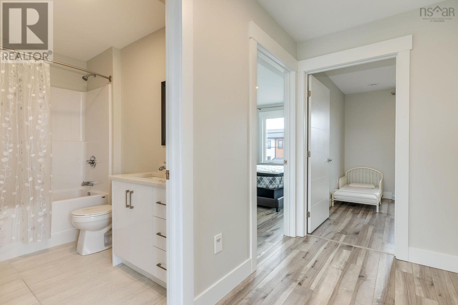 Property 30 of 47 of 61 Flatrock Crescent