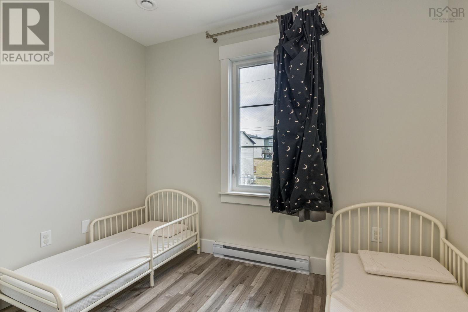 Property 35 of 47 of 61 Flatrock Crescent