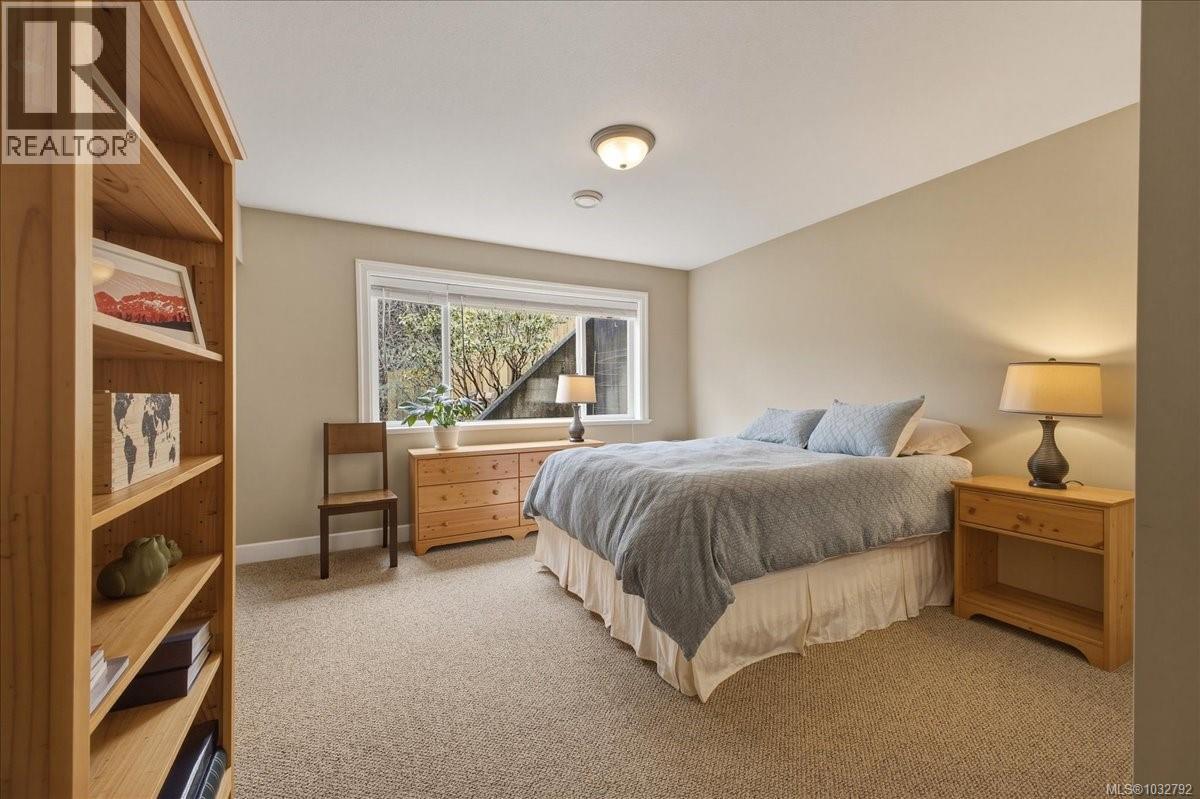 3209 WILLOWMERE CRES - 56