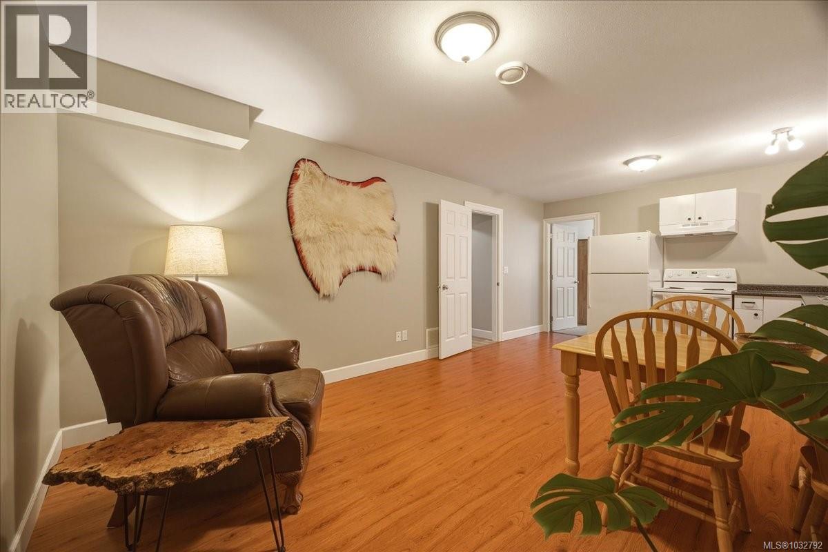 3209 WILLOWMERE CRES - 54