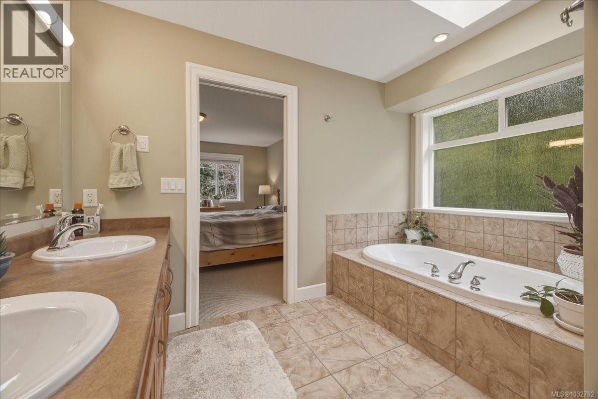 3209 WILLOWMERE CRES - 41