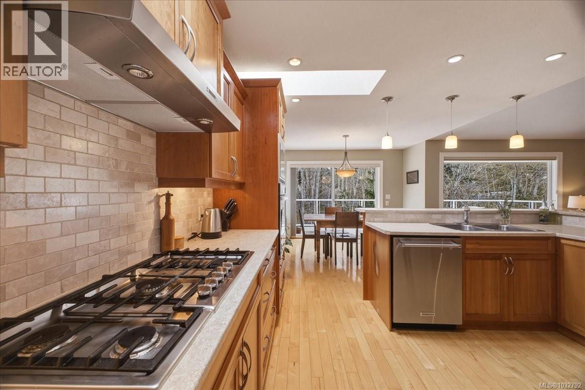 3209 WILLOWMERE CRES - 27