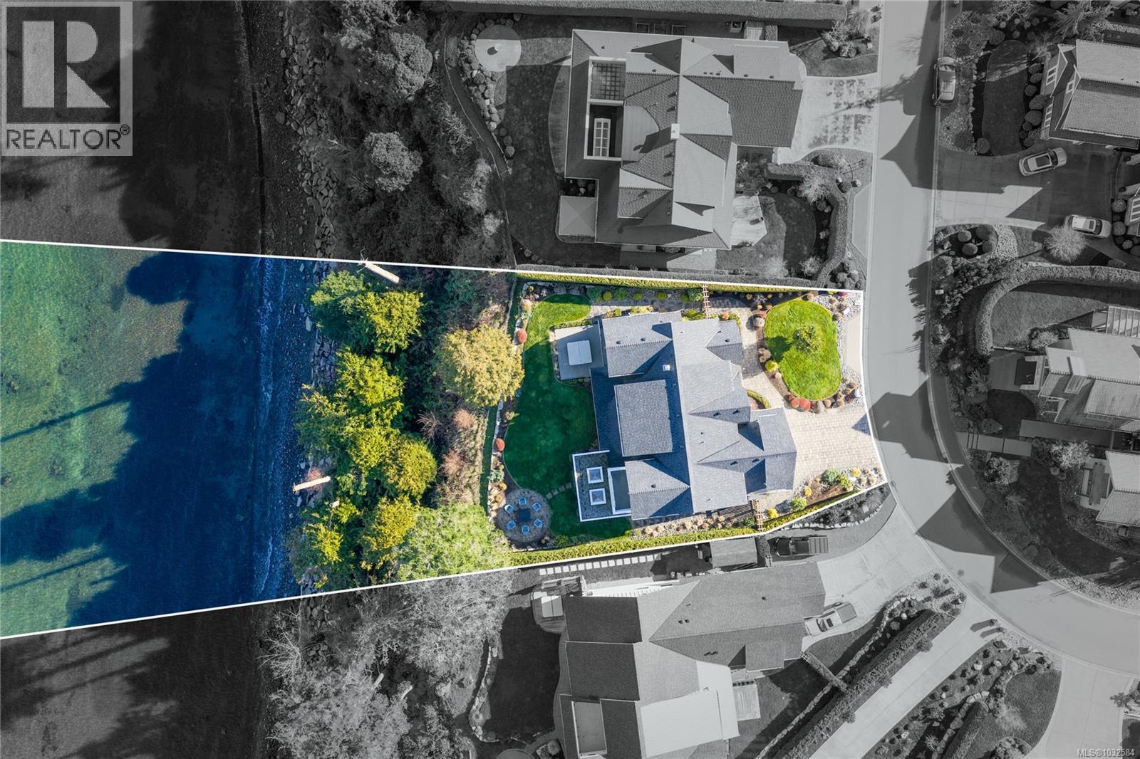 891 BLUFFS DR - Image 2