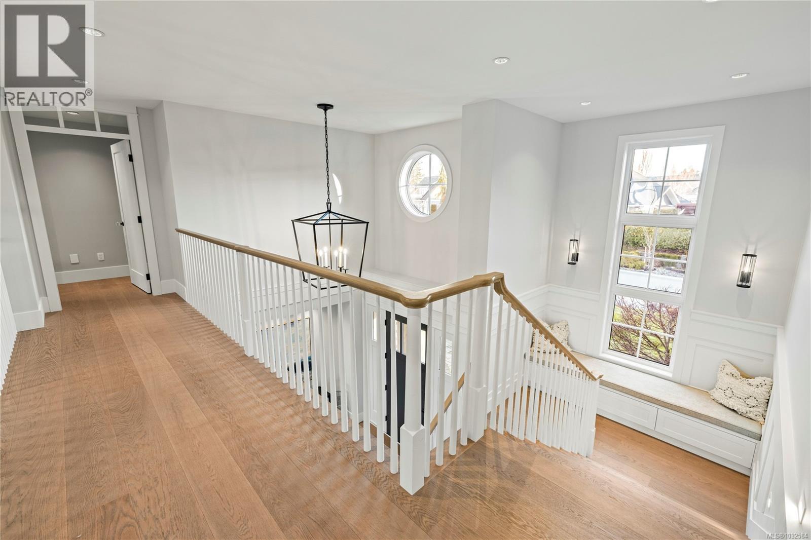 891 Bluffs Dr - 24
