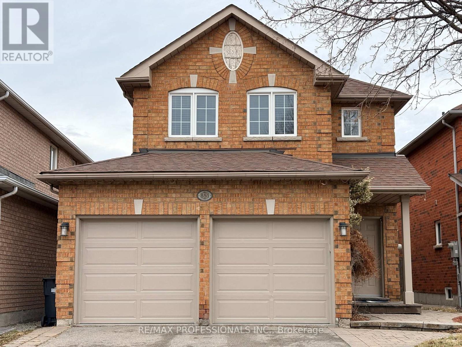 BSMT - 851 CLEMENS CRESCENT