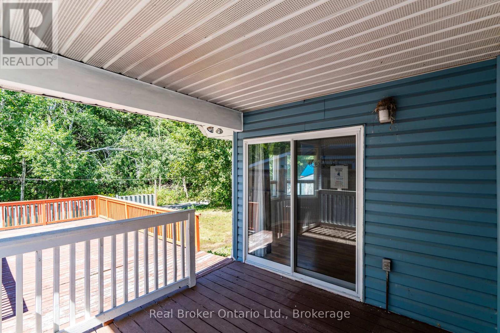 8 BRIDLE ROAD — photo 20
