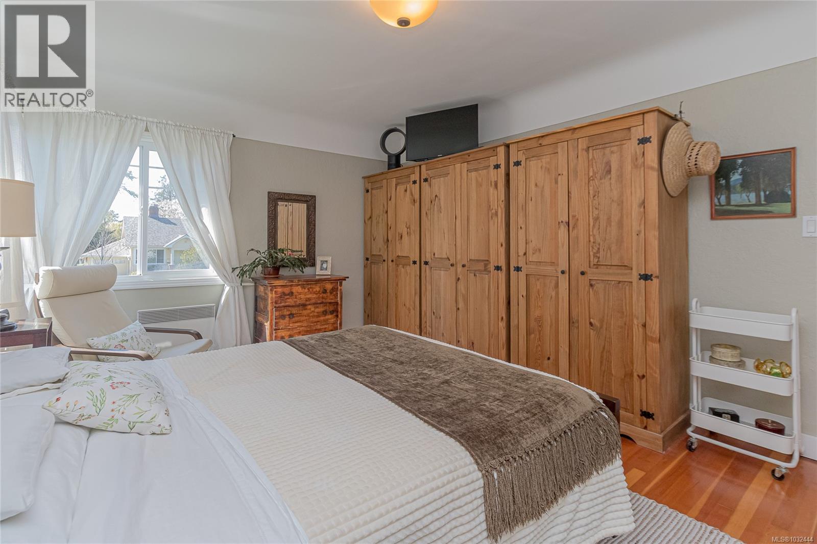  2551 Florence Street, Oak Bay