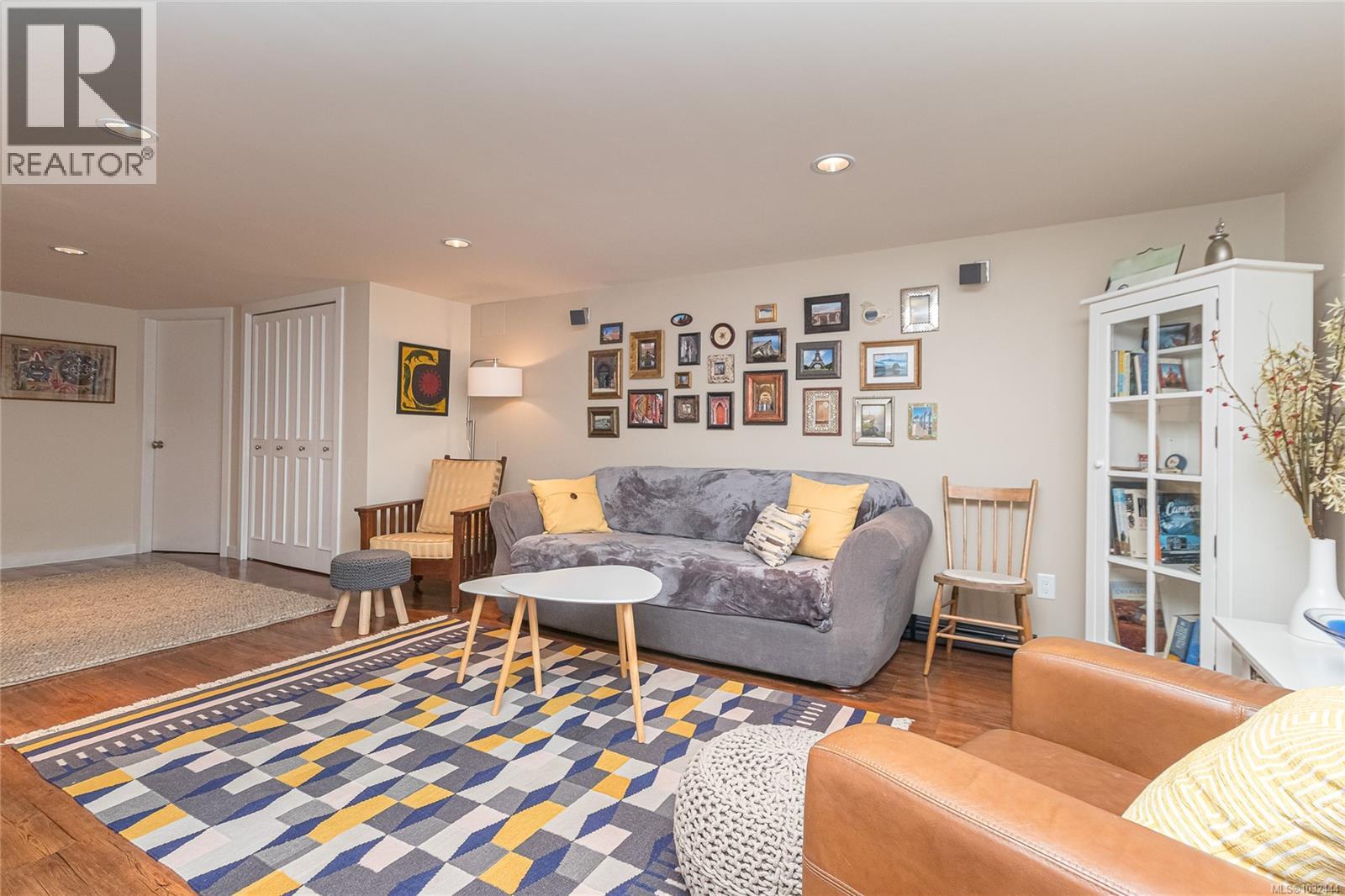  2551 Florence Street, Oak Bay