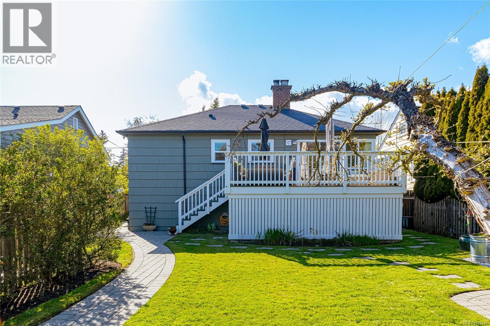  2551 Florence Street, Oak Bay