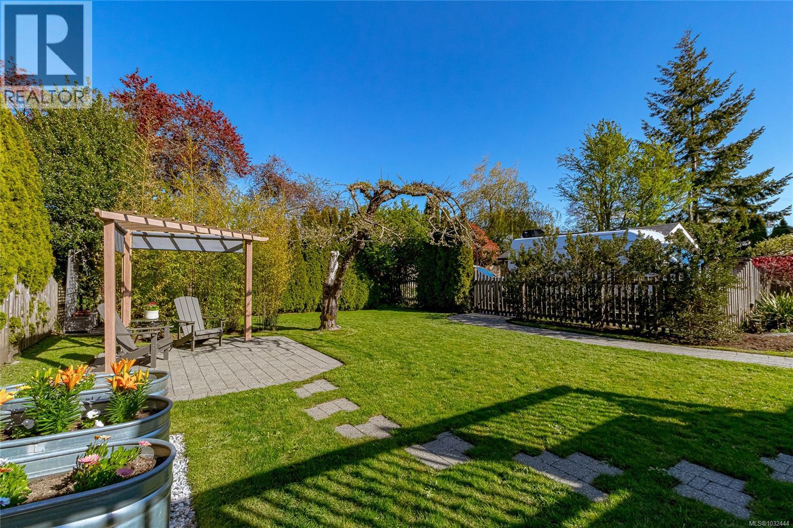  2551 Florence Street, Oak Bay