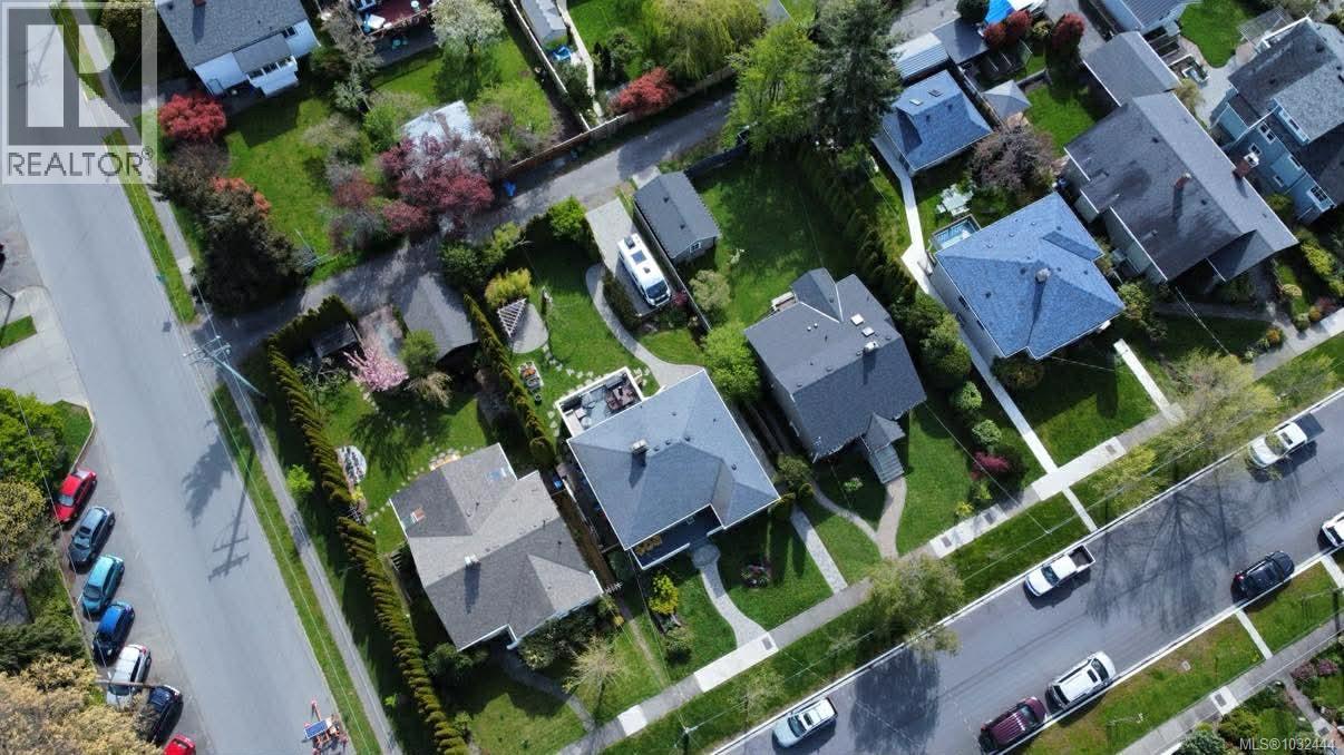  2551 Florence Street, Oak Bay