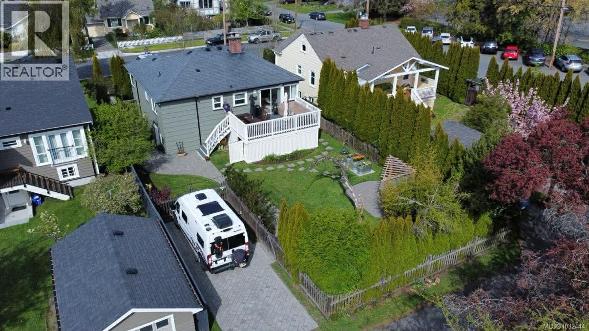  2551 Florence Street, Oak Bay