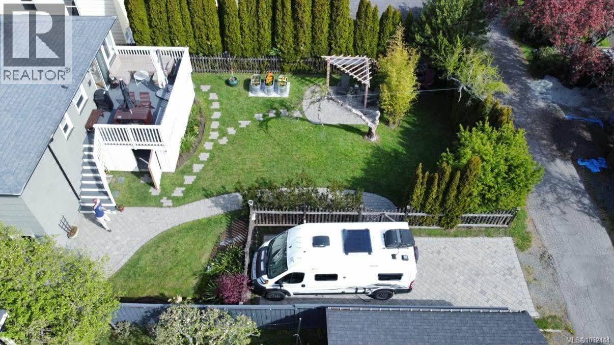  2551 Florence Street, Oak Bay