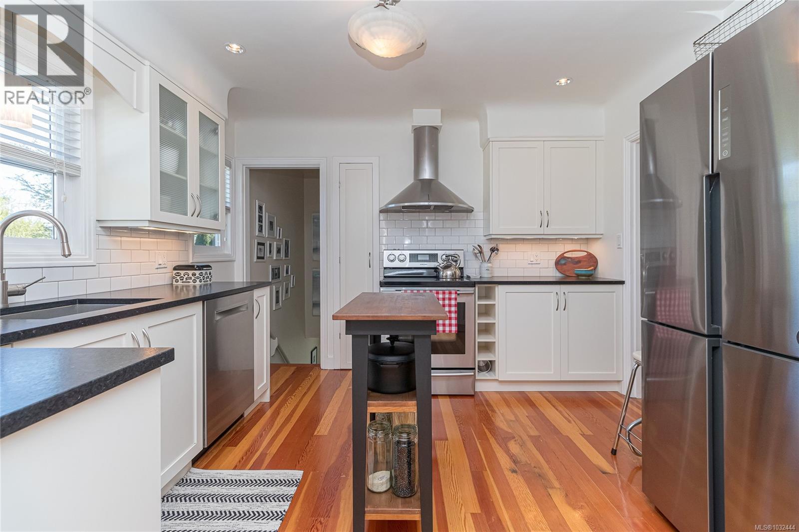  2551 Florence Street, Oak Bay