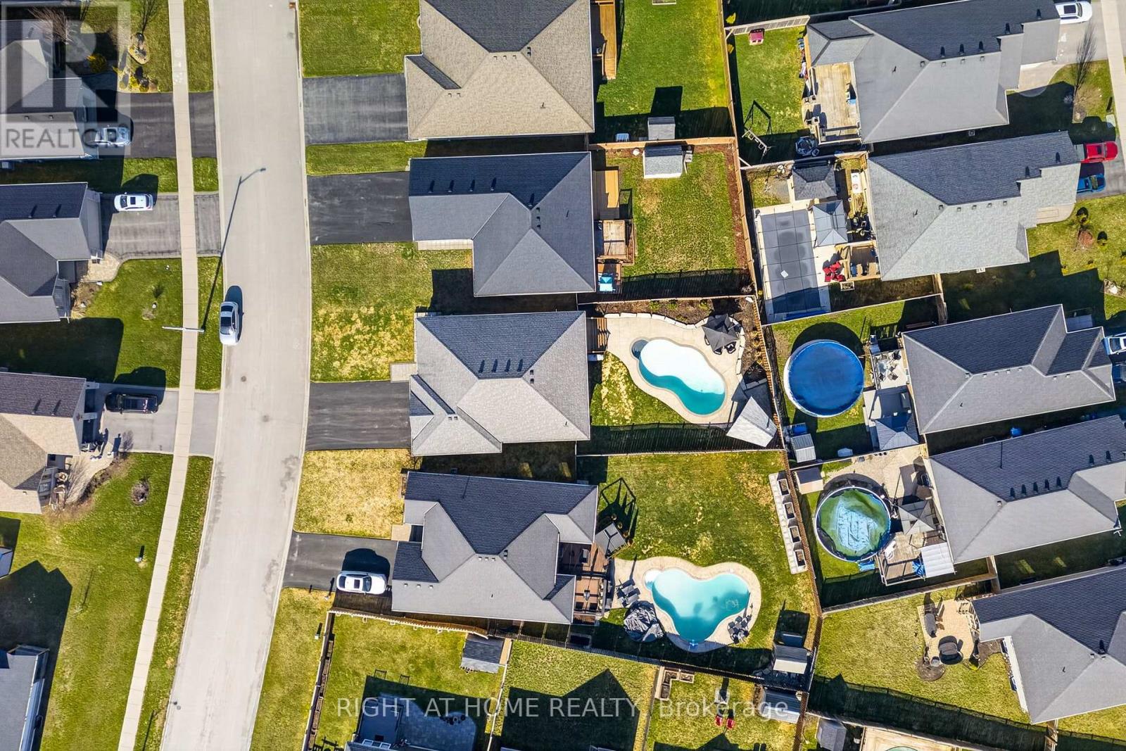 27 WOODBURN DRIVE - 37