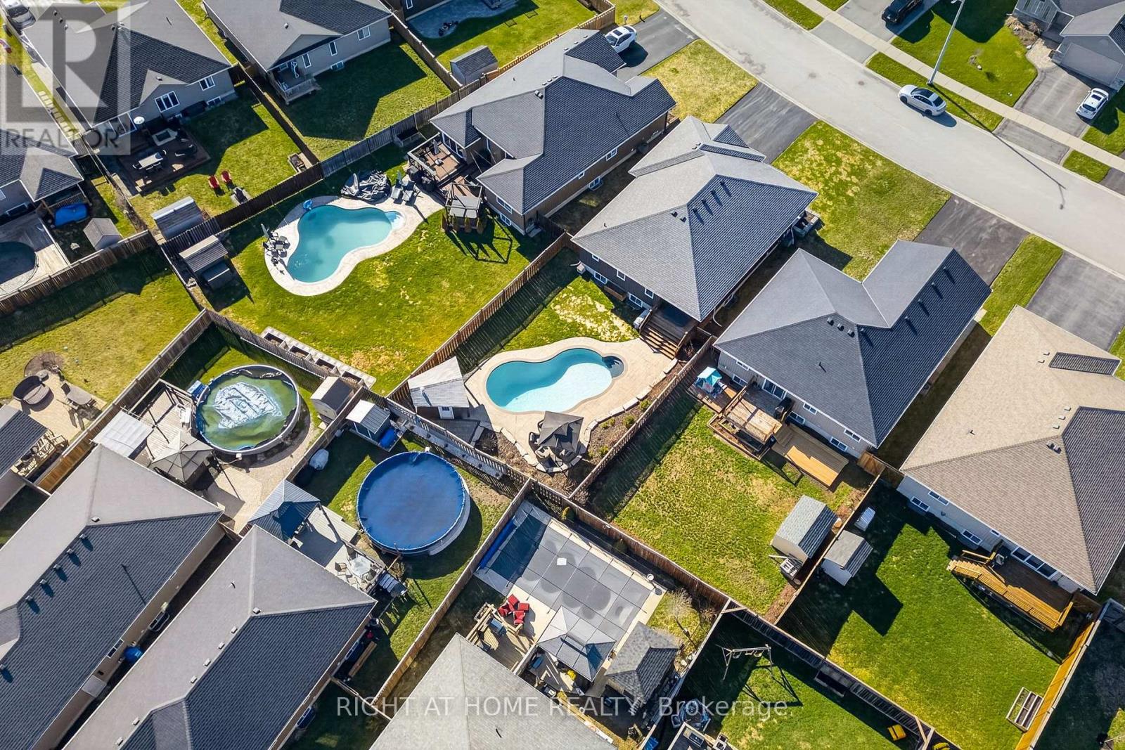 27 WOODBURN DRIVE - 39
