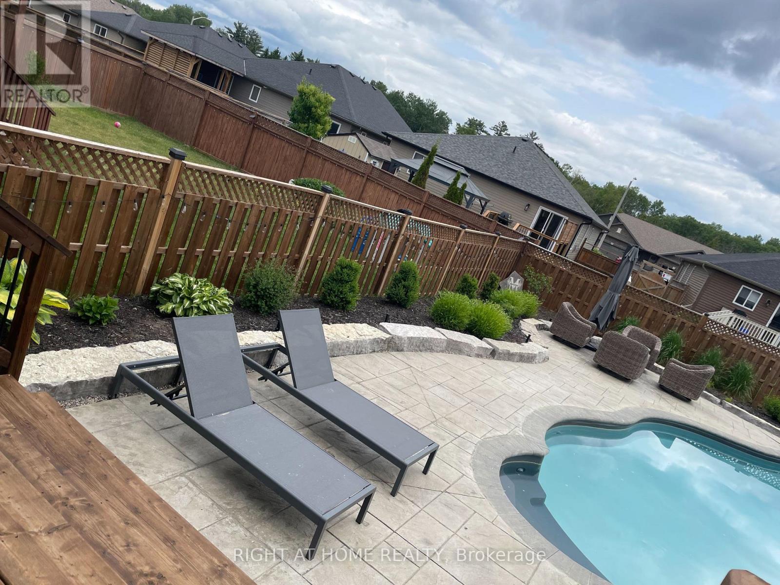 27 WOODBURN DRIVE - 41