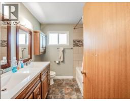 1500 3b Hwy, Fruitvale, BC V0G1L1 Photo 31