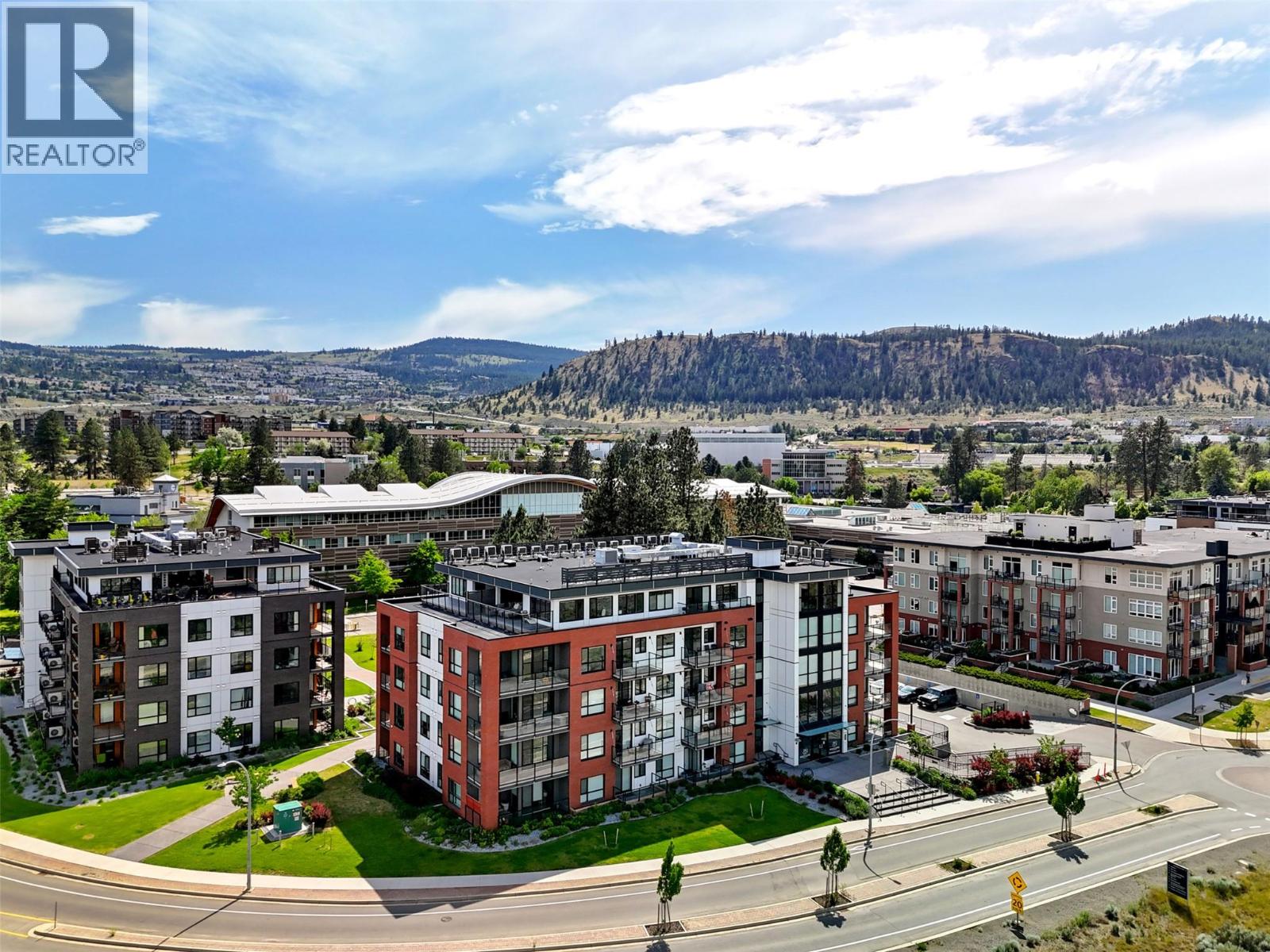 #103 875 UNIVERSITY Drive - 27