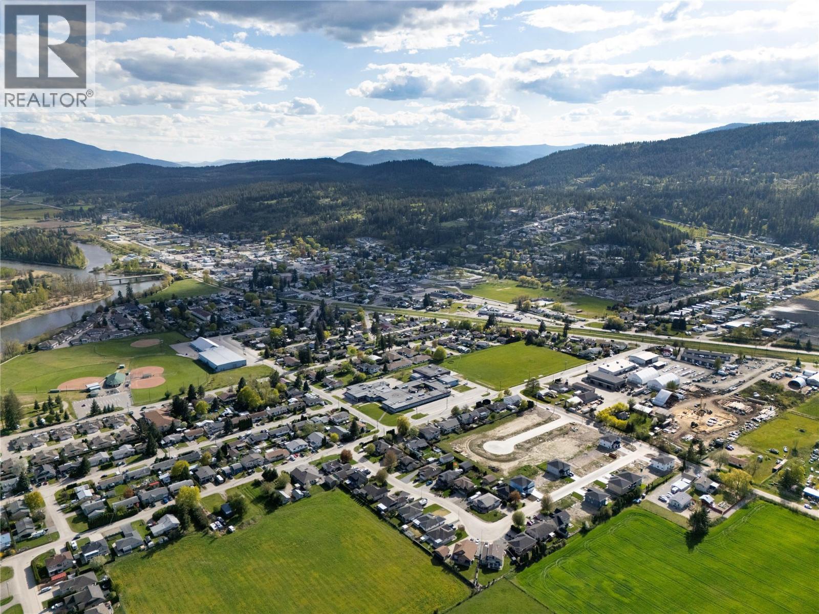  2221 Heitman Street, Enderby