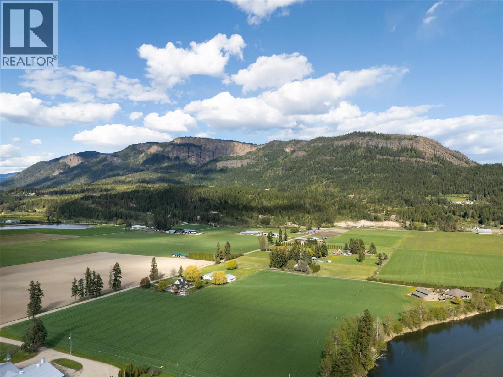  2221 Heitman Street, Enderby