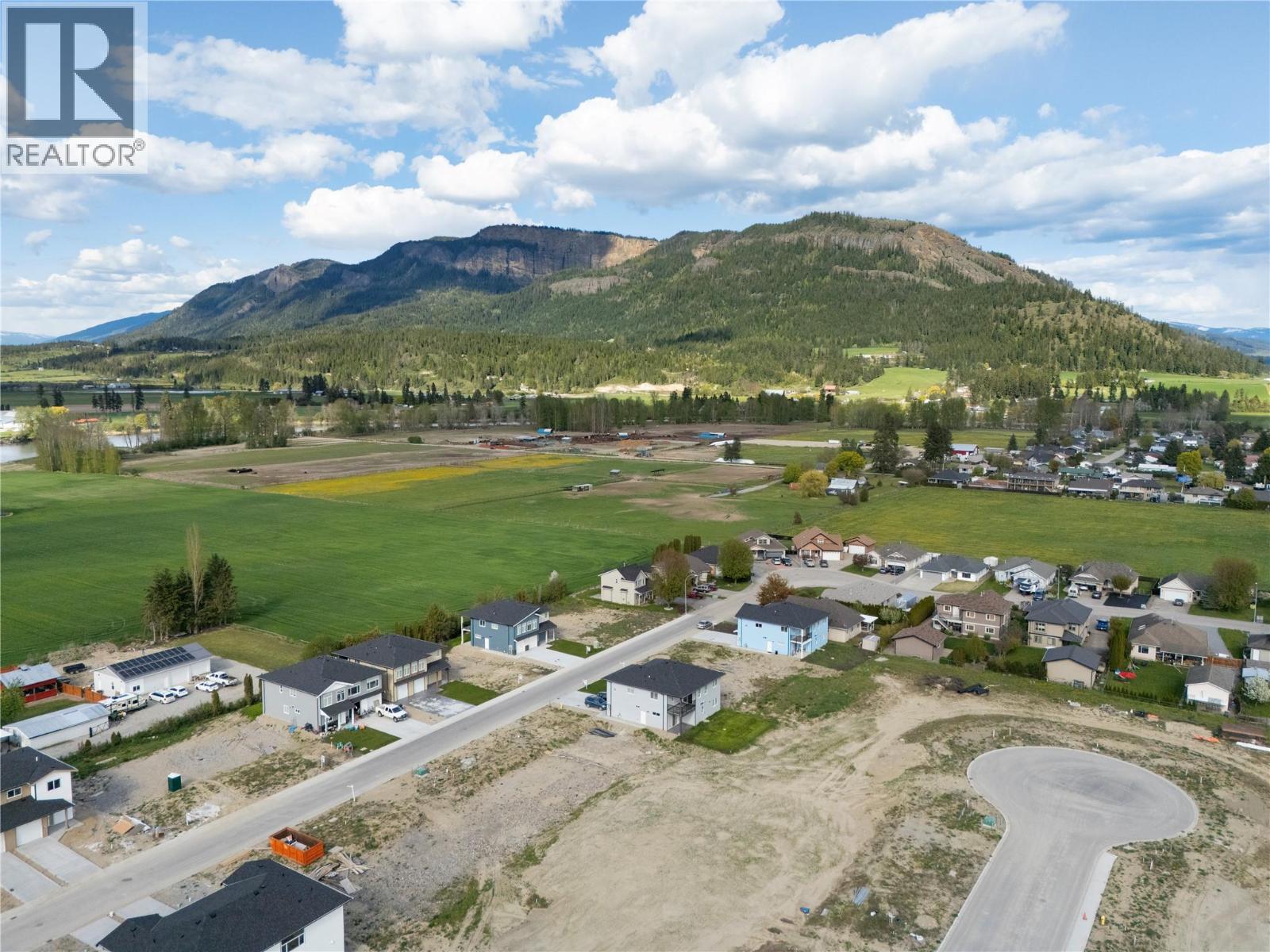  2221 Heitman Street, Enderby