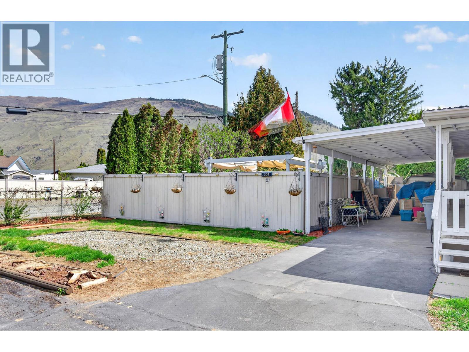 #228 2400 OAKDALE Way - 27