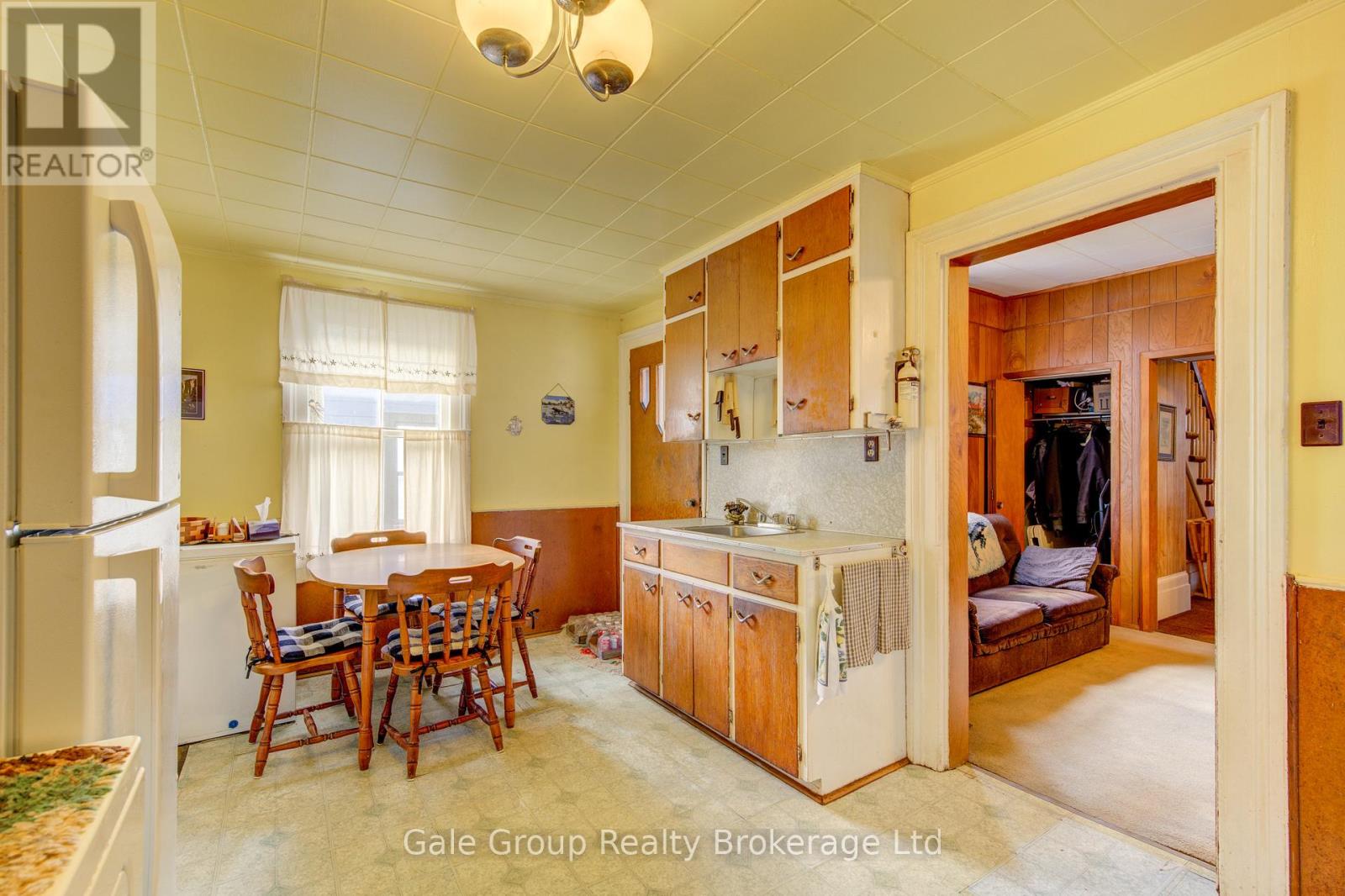 164 THAMES STREET N - 21