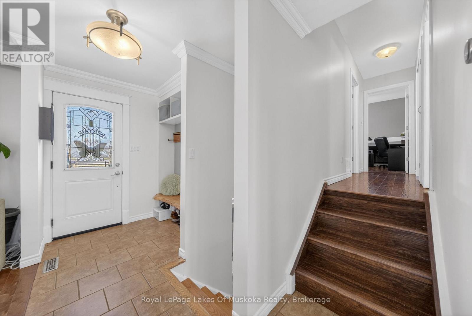 271 LAKELAND CRESCENT - 3