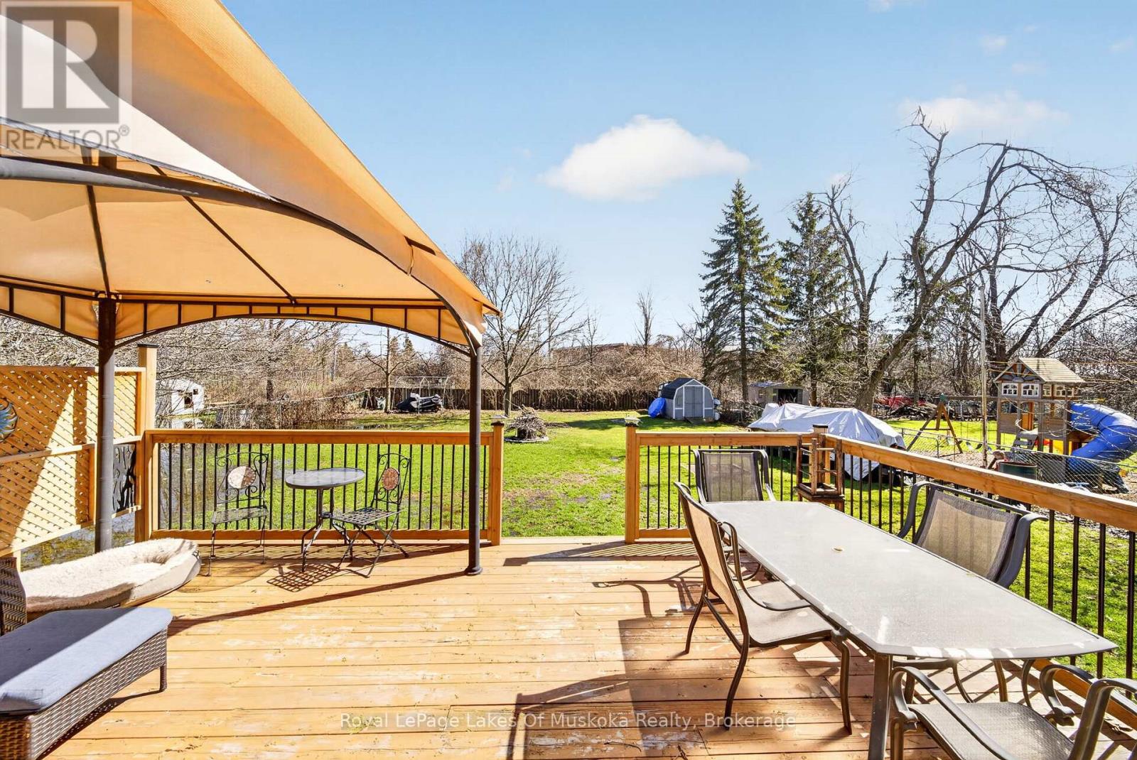271 LAKELAND CRESCENT - 33