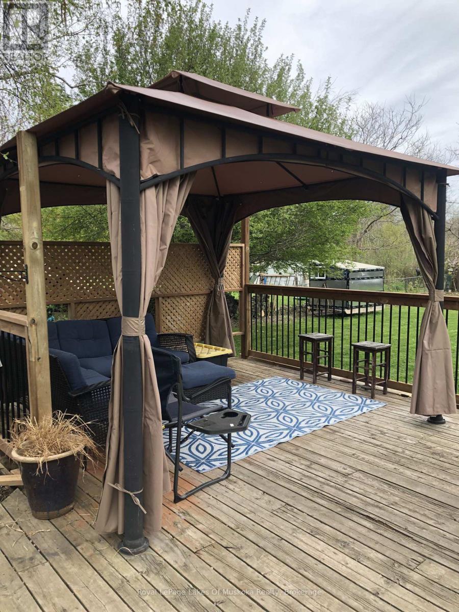 271 LAKELAND CRESCENT - 36