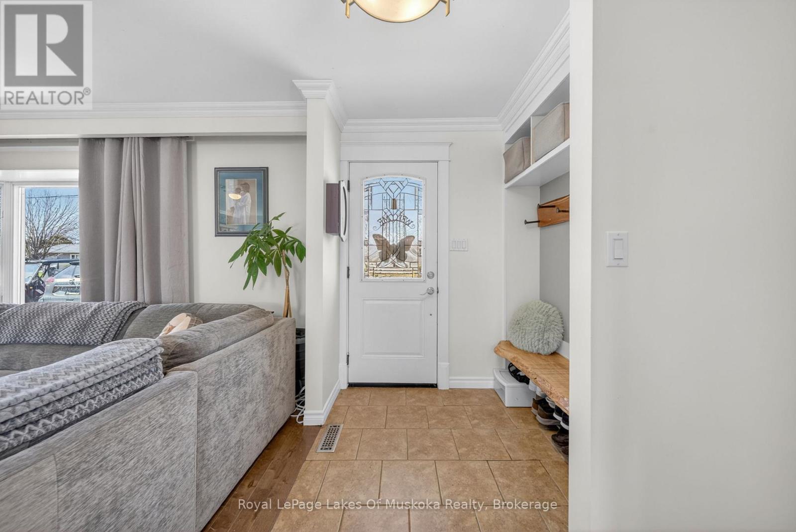271 LAKELAND CRESCENT - 4