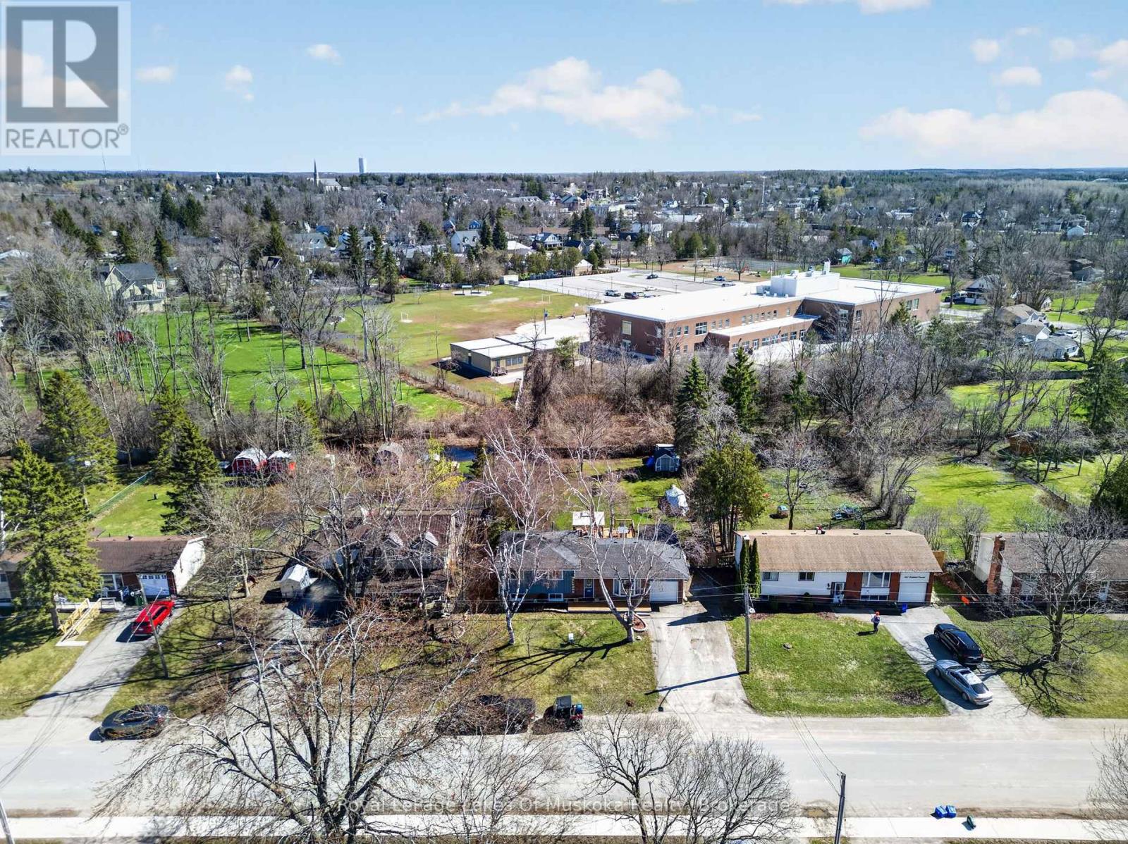 271 LAKELAND CRESCENT - 40