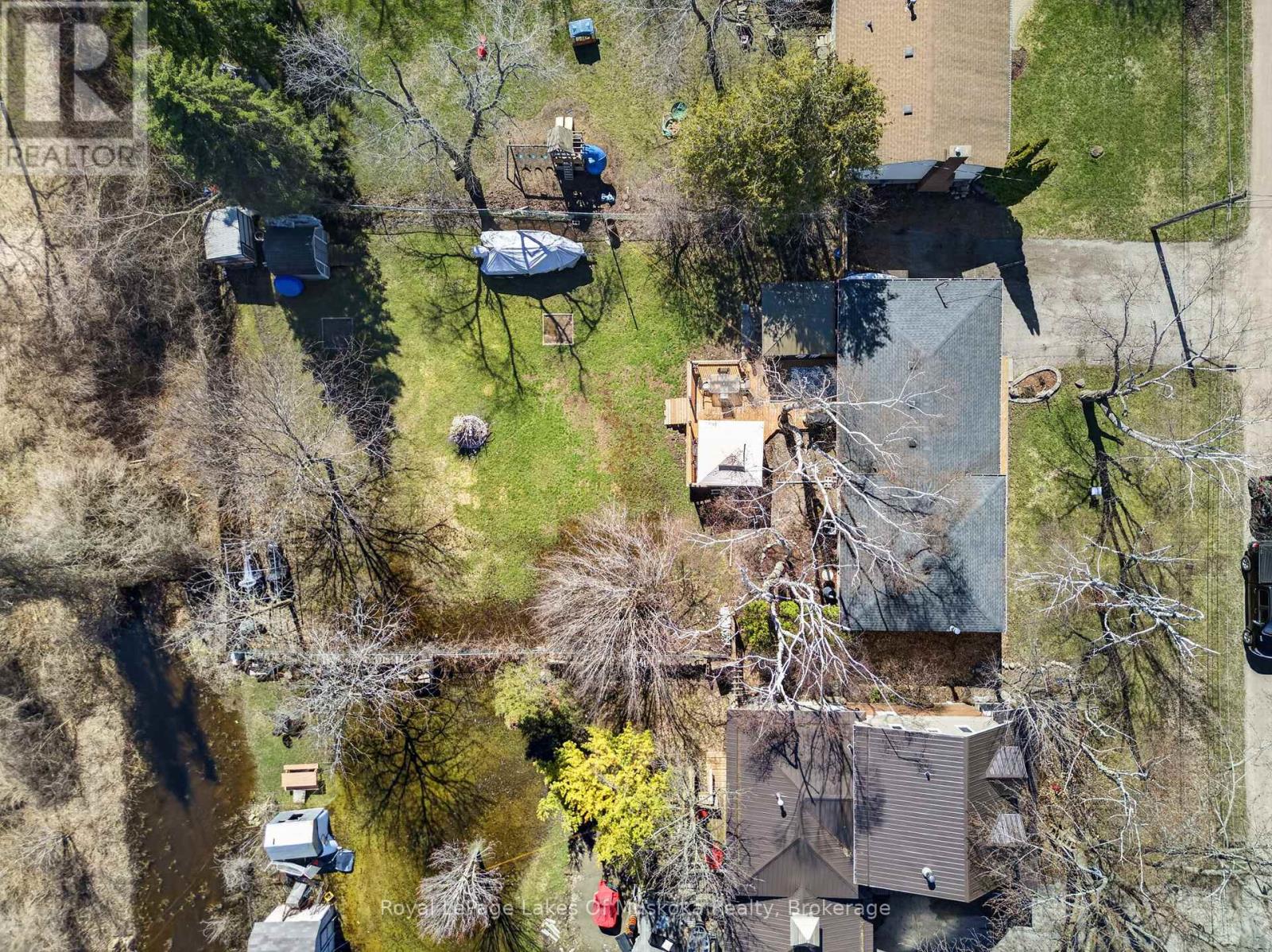 271 LAKELAND CRESCENT - 44