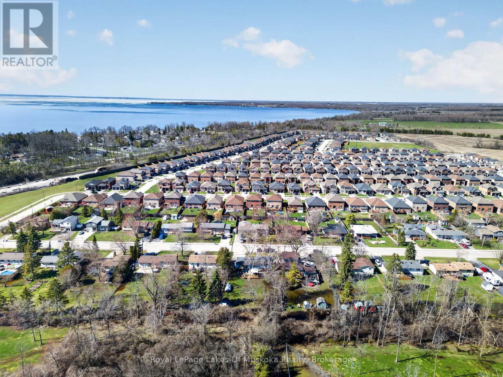 271 LAKELAND CRESCENT - 46